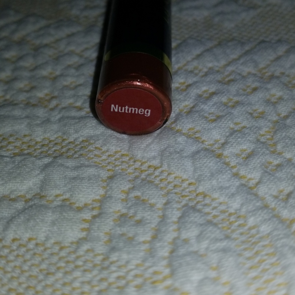 Lipsense- Nutmeg - Picture 2 of 2